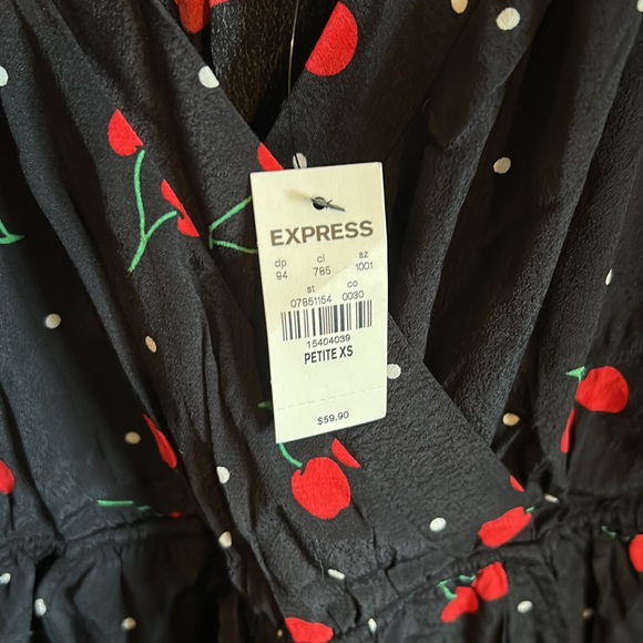 NWT Express Cherry Print Romper XS Petite - Picture 5 of 6
